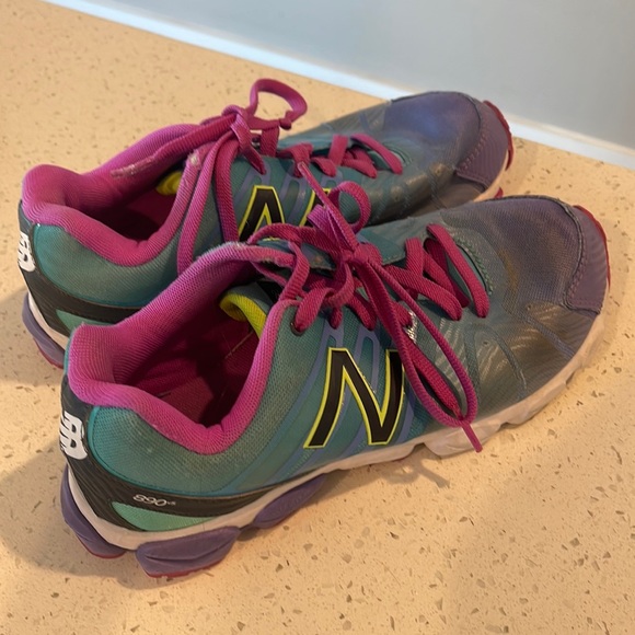 Kids New Balance sneakers size 5.5 - Picture 1 of 4